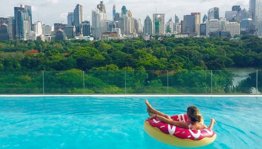 11 Hotel di Bangkok dengan infinity pool keren dan bathtub yang menyuguhkan pemandangan spektakuler