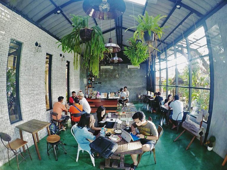18 quirky and cool cafes and restaurants in Phuket to visit