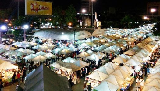 Open on weekdays: 8 lesser-known night markets in Bangkok for some intense shopping!